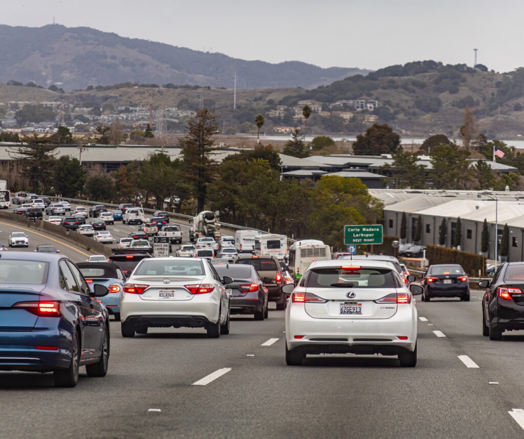 California | 1 herido en accidente con vuelco en la avenida N. De Soto en Chatsworth